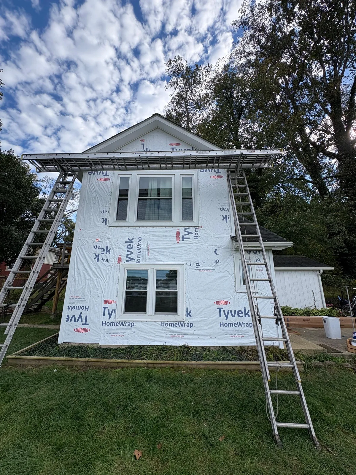 Home wrapped in Tyvek HomeWrap before siding install